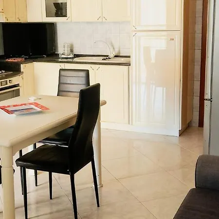 Dimora Il Roseto Lägenhet