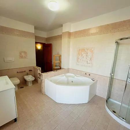 Dimora Il Roseto Lägenhet Trani